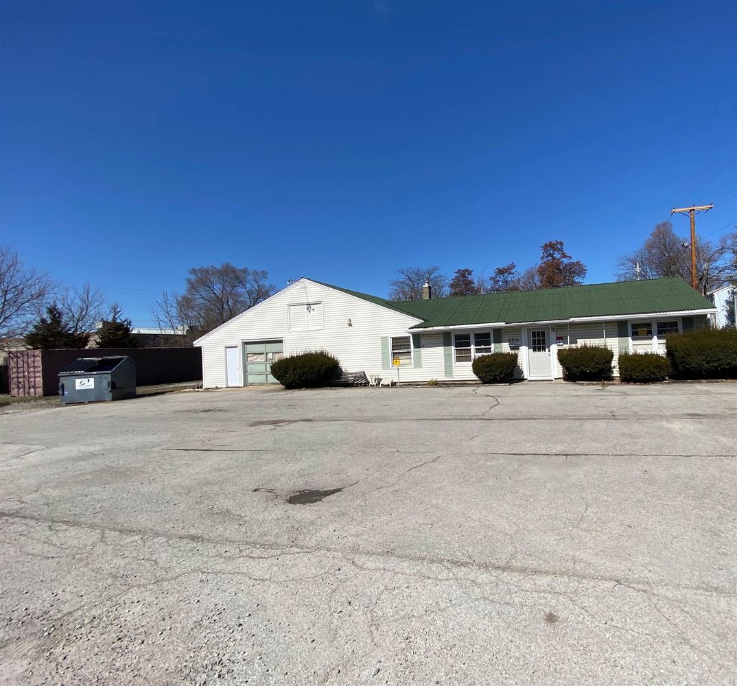 2916 Engle Rd, Fort Wayne, IN 46809
